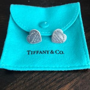 Return to Tiffany’s heart studs